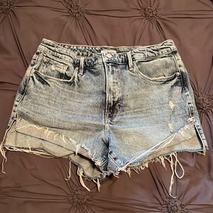 Good American denim shorts. Size 12/31. Worn once